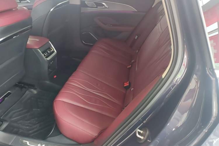 Used Hongqi H5 2024 2.0T Automatic Smart Connect Flagship Edition Left Rear Seat