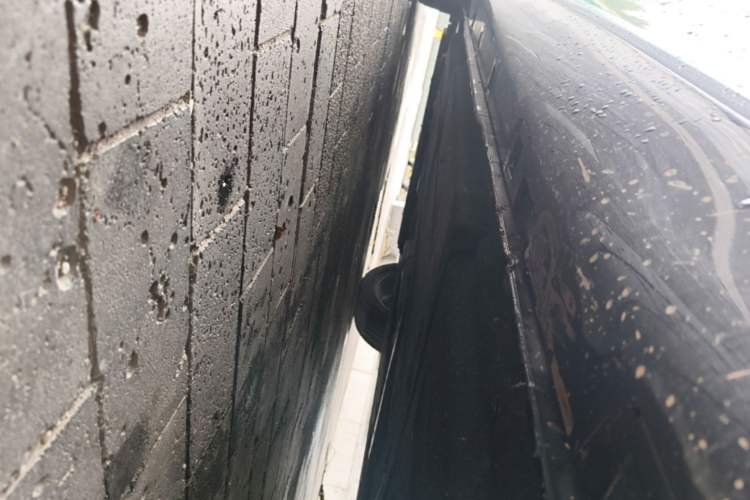 Used Hongqi H5 2024 2.0T Automatic Smart Connect Flagship Edition Left Side Sill