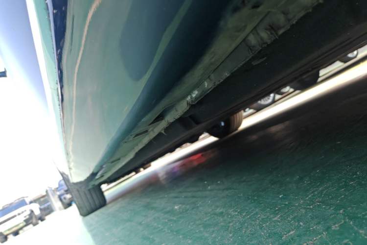Used Hongqi H5 2024 2.0T Automatic Smart Connect Flagship Edition Left Side Sill
