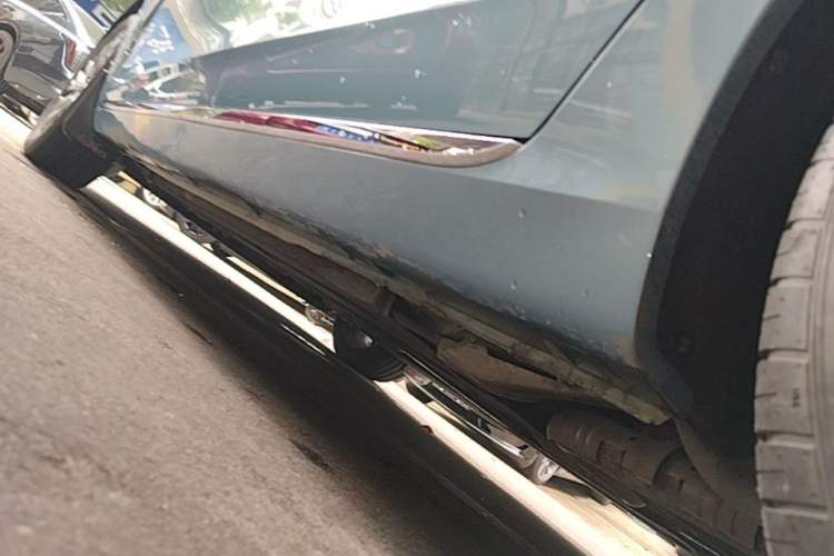 Used Hongqi H5 2024 1.5T HEV Smart Connect Flagship Edition Left Side Sill