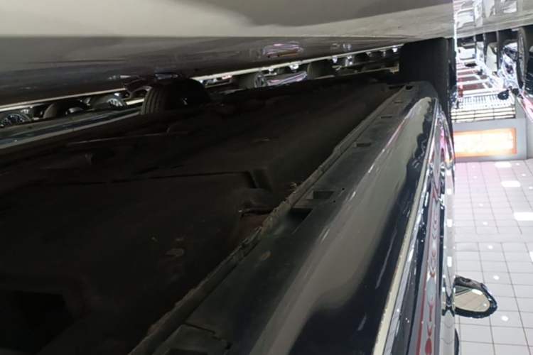 Used Hongqi H5 2024 2.0T Automatic Smart Connect Flagship Edition Left Side Sill