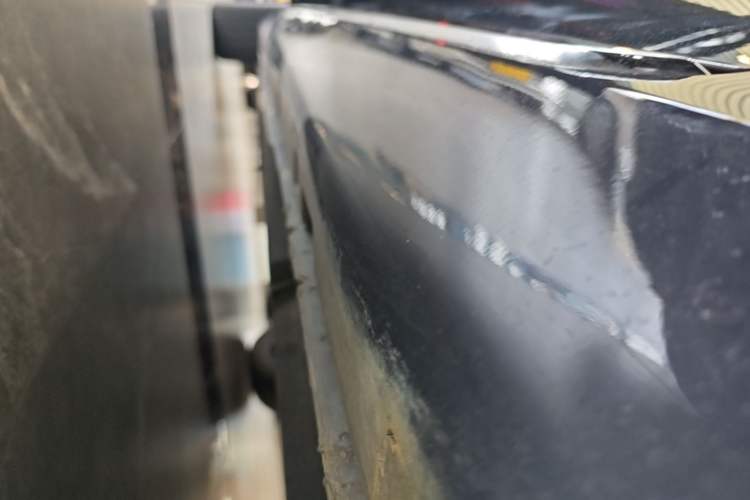 Used Hongqi H5 2024 2.0T Automatic Smart Connect Flagship Edition Left Side Sill