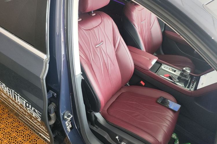 Used Hongqi H5 2024 2.0T Automatic Smart Connect Flagship Edition Right Front Seat