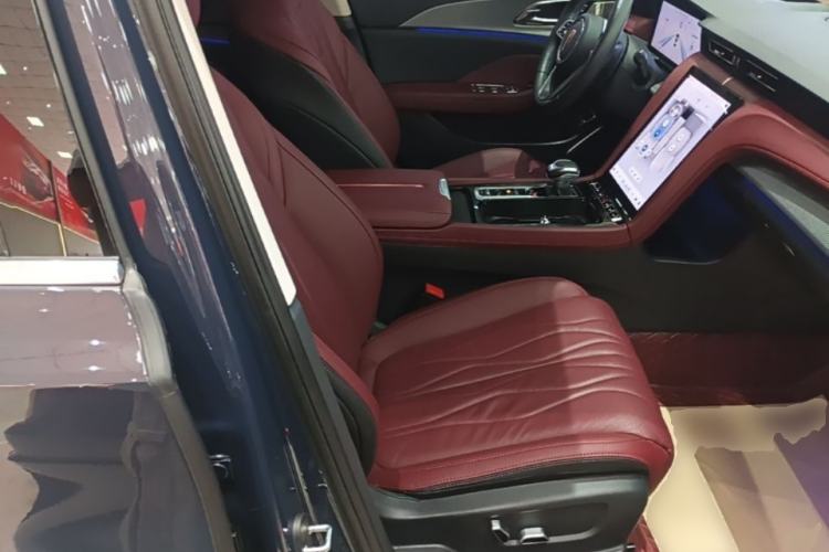 Used Hongqi H5 2024 2.0T Automatic Smart Connect Flagship Edition Right Front Seat