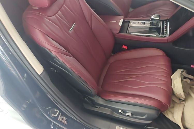 Used Hongqi H5 2024 2.0T Automatic Smart Connect Flagship Edition Right Front Seat