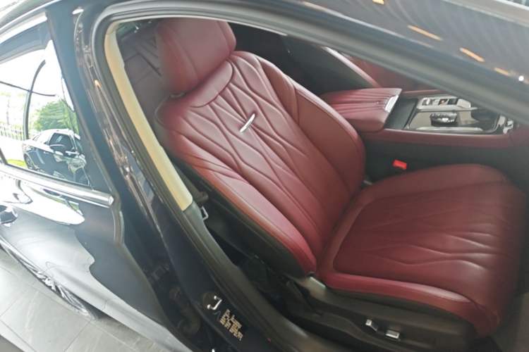 Used Hongqi H5 2024 2.0T Automatic Smart Connect Flagship Edition Right Front Seat