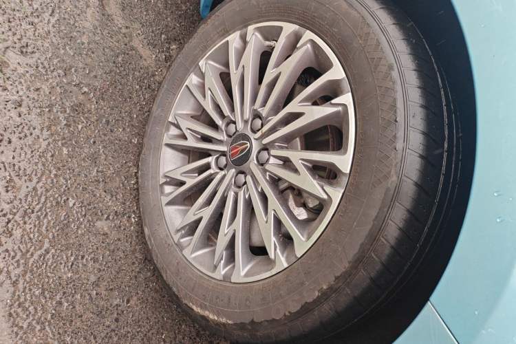 Used Hongqi H5 2024 1.5T DCT Smart Connect Flagship Edition Right Front Wheel Hub