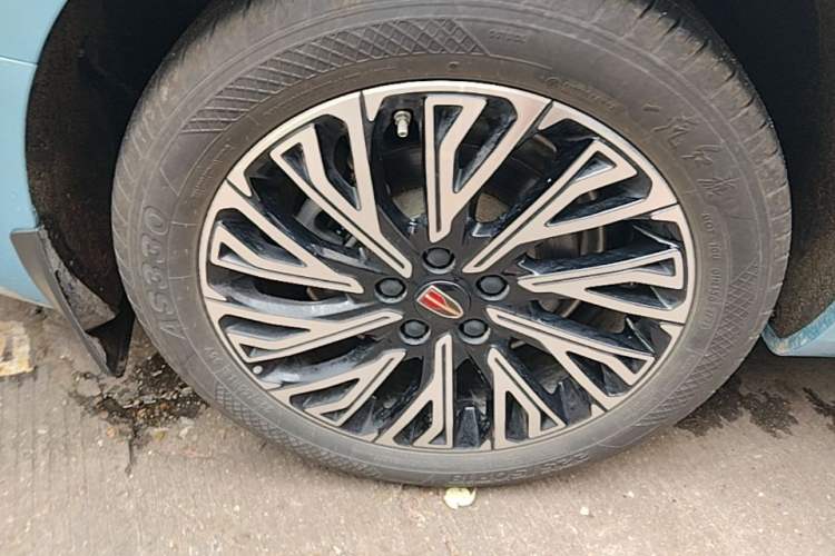 Used Hongqi H5 2024 1.5T HEV Smart Connect Flagship Edition Right Rear Wheel Hub