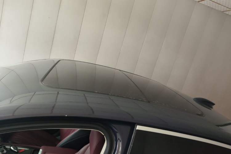 Used Hongqi H5 2024 2.0T Automatic Smart Connect Flagship Edition Roof
