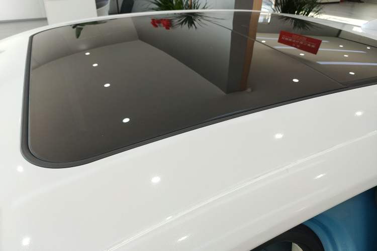 Used Hongqi H5 2024 1.5T HEV Smart Connect Flagship Edition Roof
