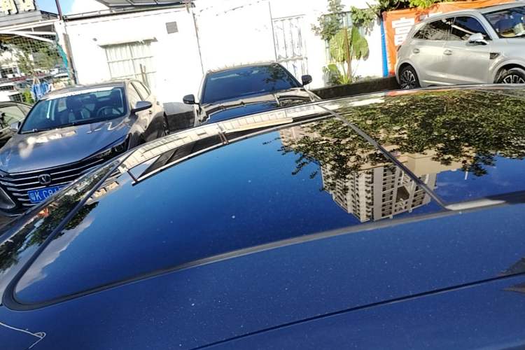 Used Hongqi H5 2024 2.0T Automatic Smart Connect Flagship Edition Roof