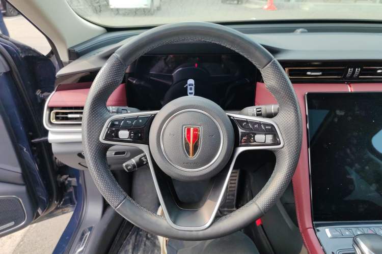 Used Hongqi H5 2024 2.0T Automatic Smart Connect Flagship Edition Steering Wheel