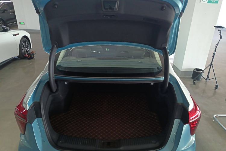 Used Hongqi H5 2024 1.5T HEV Smart Connect Flagship Edition Trunk