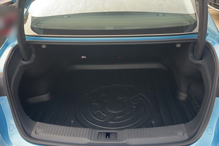 Used Hongqi H5 2024 1.5T HEV Smart Connect Flagship Edition Trunk