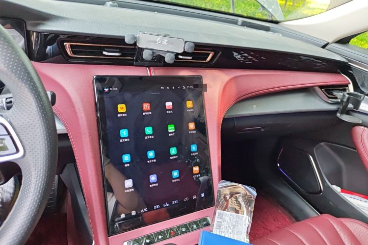 Used Hongqi H5 2024 2.0T Automatic Smart Connect Flagship Edition Audio And AC Panel