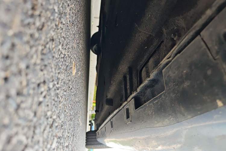 Used Hongqi H5 2024 2.0T Automatic Smart Connect Flagship Edition Chassis Front Left