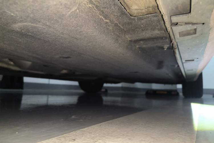 Used Hongqi H5 2024 2.0T Automatic Smart Connect Flagship Edition Chassis Front Left