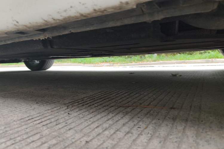 Used Hongqi H5 2024 2.0T Automatic Smart Connect Flagship Edition Chassis Rear Left
