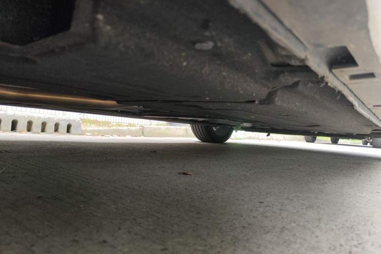Used Hongqi H5 2024 2.0T Automatic Smart Connect Flagship Edition Chassis Rear Right