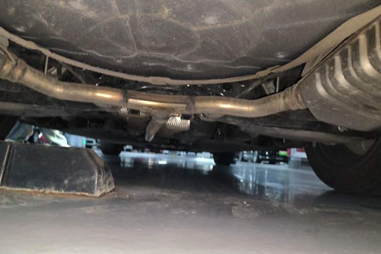 Used Hongqi H5 2024 2.0T Automatic Smart Connect Flagship Edition Chassis Rear