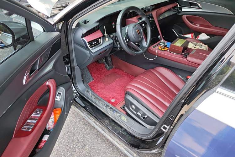 Used Hongqi H5 2024 2.0T Automatic Smart Connect Flagship Edition Driver Seat