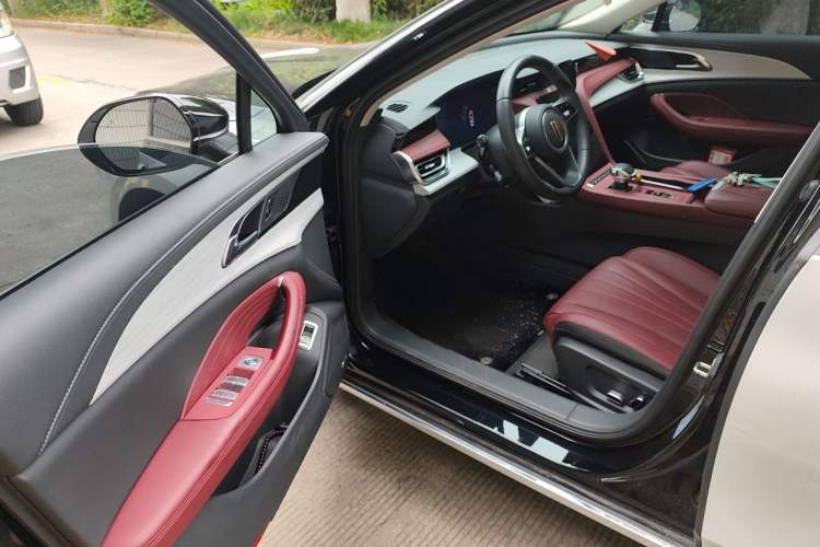 Used Hongqi H5 2024 2.0T Automatic Smart Connect Flagship Edition Driver Seat