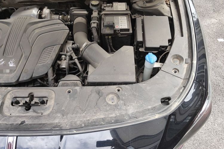Used Hongqi H5 2024 2.0T Automatic Smart Connect Flagship Edition Engine Bay Left