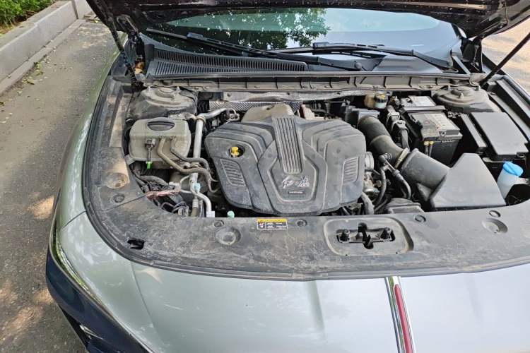 Used Hongqi H5 2024 2.0T Automatic Smart Connect Flagship Edition Engine Bay Right