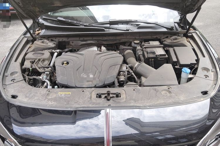 Used Hongqi H5 2024 2.0T Automatic Smart Connect Flagship Edition Engine Bay