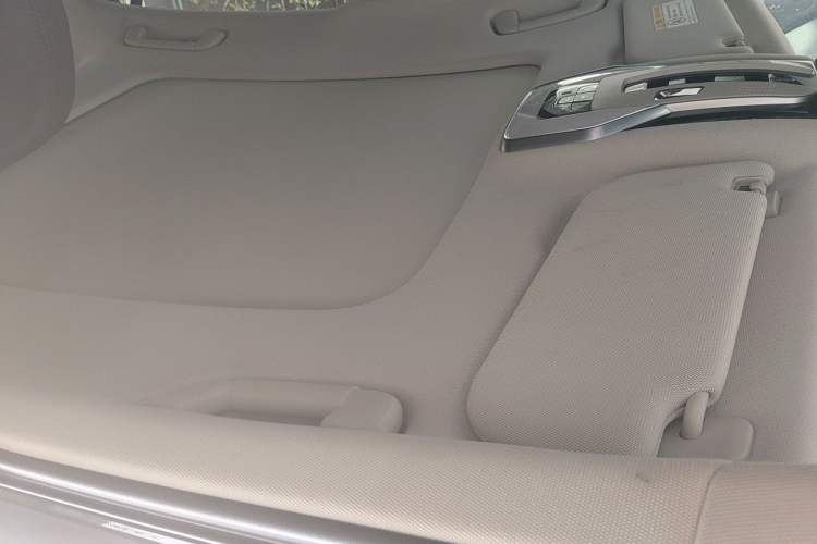 Used Hongqi H5 2024 2.0T Automatic Smart Connect Flagship Edition Headliner