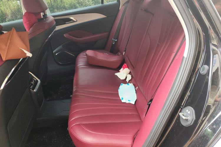 Used Hongqi H5 2024 2.0T Automatic Smart Connect Flagship Edition Left Rear Seat