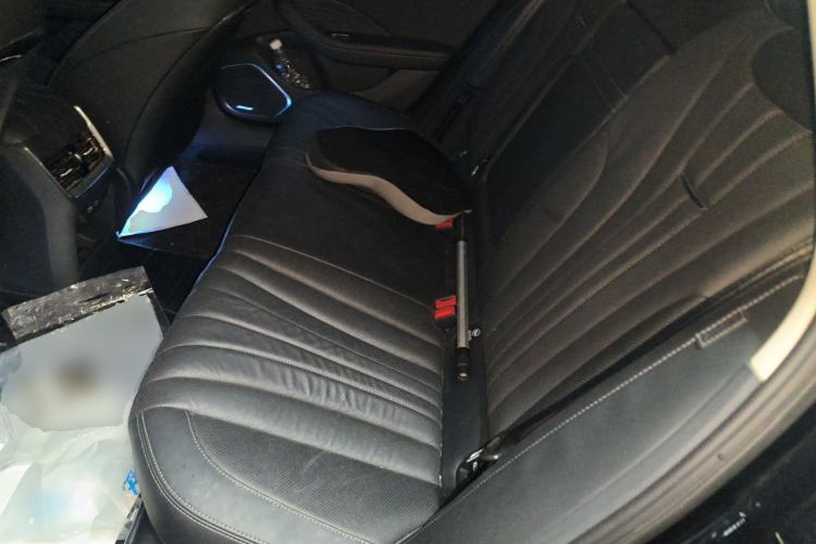 Used Hongqi H5 2024 2.0T Automatic Smart Connect Flagship Edition Left Rear Seat