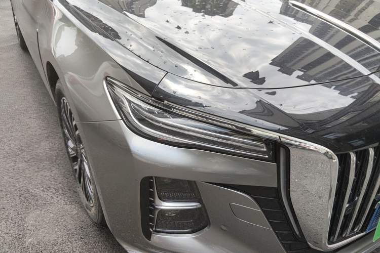Used Hongqi H5 2024 2.0T Automatic Smart Connect Flagship Edition Right Front Headlight