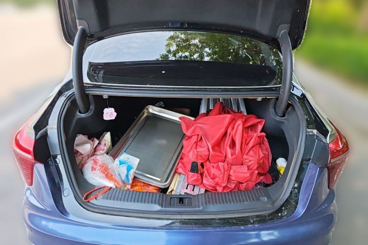 Used Hongqi H5 2024 2.0T Automatic Smart Connect Flagship Edition Trunk