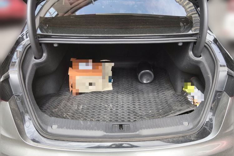 Used Hongqi H5 2024 2.0T Automatic Smart Connect Flagship Edition Trunk