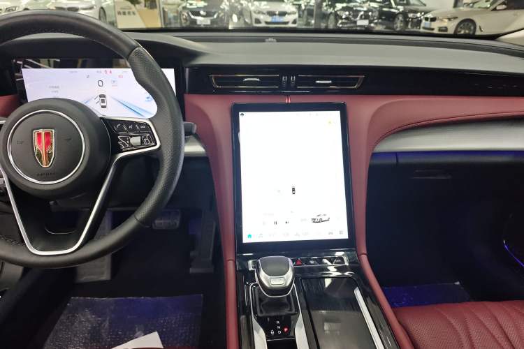 Used Hongqi H5 2024 2.0T Automatic Smart Connect Flagship Edition Audio And AC Panel