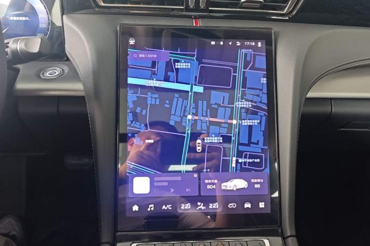 Used Hongqi H5 2024 2.0T Automatic Smart Connect Flagship Edition Audio And AC Panel