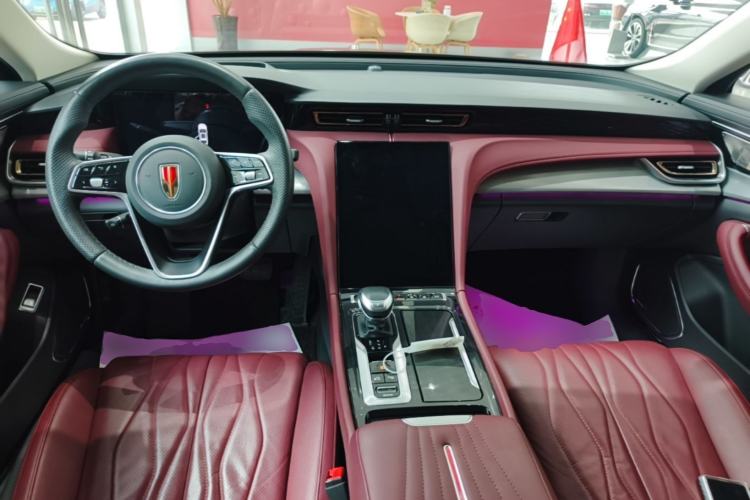 Used Hongqi H5 2024 2.0T Automatic Smart Connect Flagship Edition Center Console