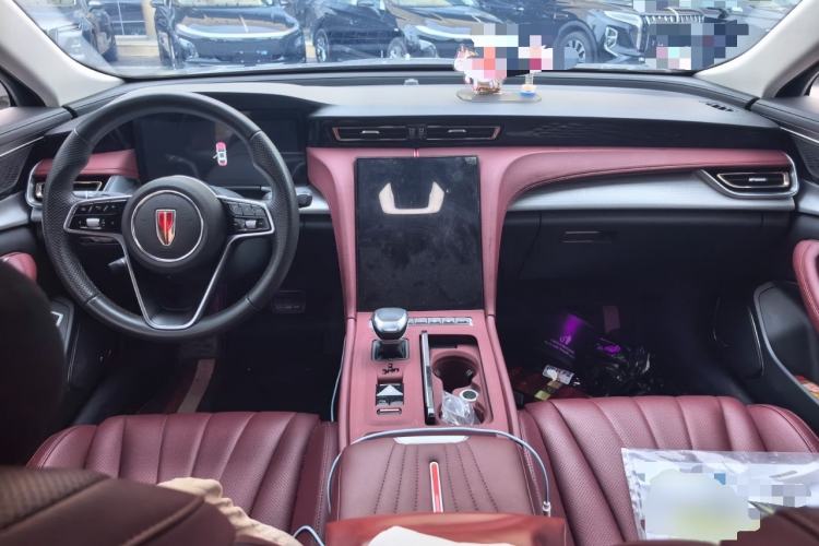 Used Hongqi H5 2024 2.0T Automatic Smart Connect Flagship Edition Center Console