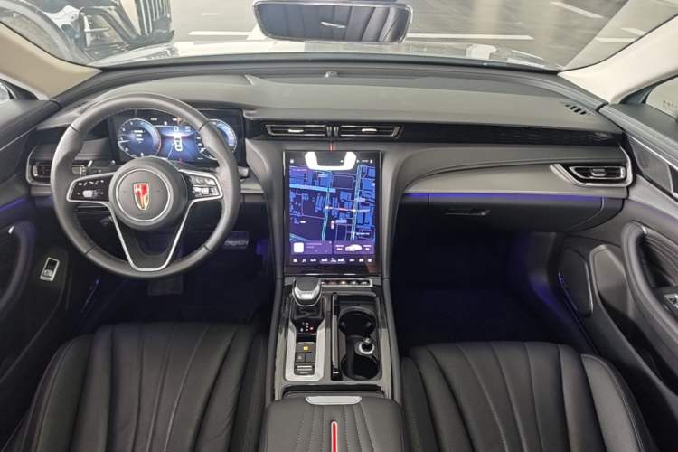Used Hongqi H5 2024 2.0T Automatic Smart Connect Flagship Edition Center Console