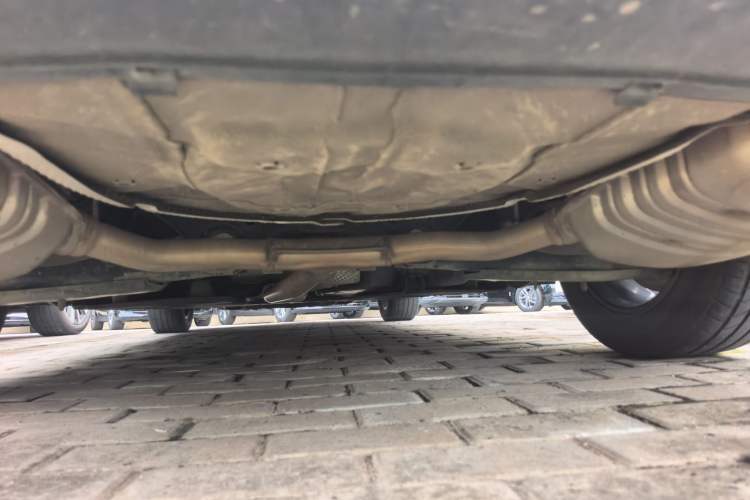 Used Hongqi H5 2024 2.0T Automatic Smart Connect Flagship Edition Chassis Rear