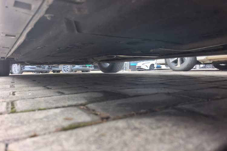 Used Hongqi H5 2024 2.0T Automatic Smart Connect Flagship Edition Chassis Rear Left