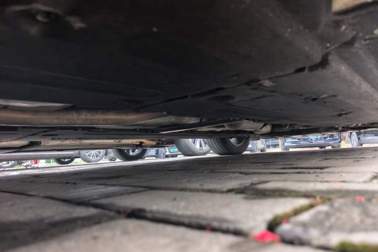 Used Hongqi H5 2024 2.0T Automatic Smart Connect Flagship Edition Chassis Rear Right