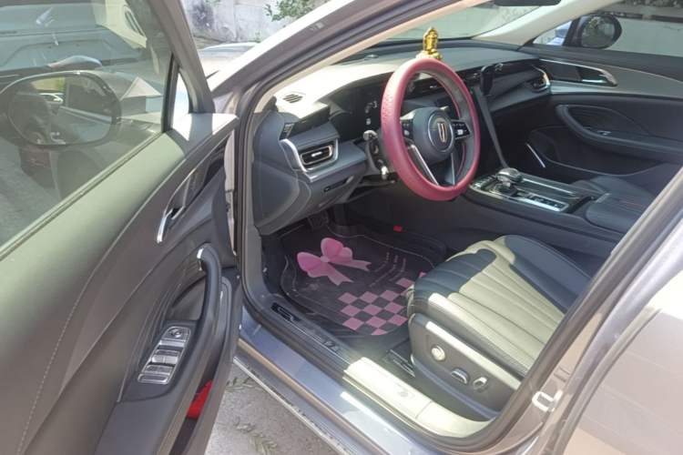 Used Hongqi H5 2024 2.0T Automatic Smart Connect Flagship Edition Driver Seat