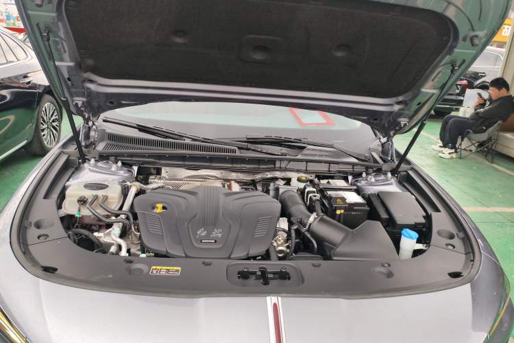 Used Hongqi H5 2024 2.0T Automatic Smart Connect Flagship Edition Engine Bay