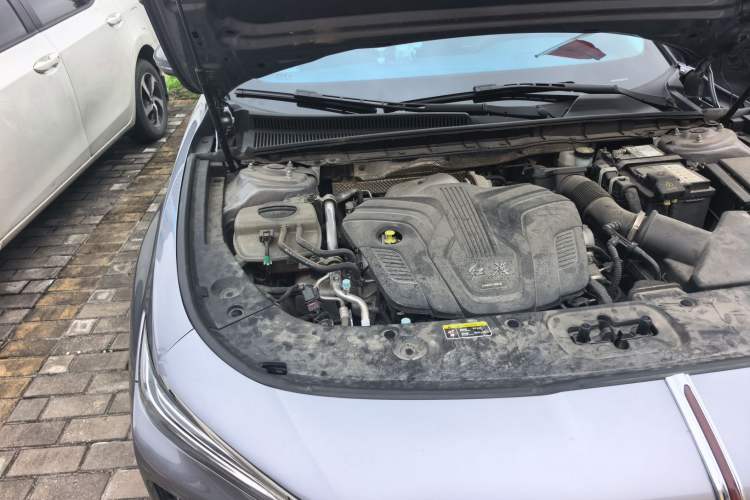 Used Hongqi H5 2024 2.0T Automatic Smart Connect Flagship Edition Engine Bay Right