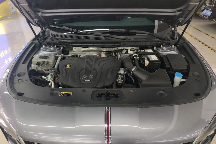 Used Hongqi H5 2024 2.0T Automatic Smart Connect Flagship Edition Engine Bay