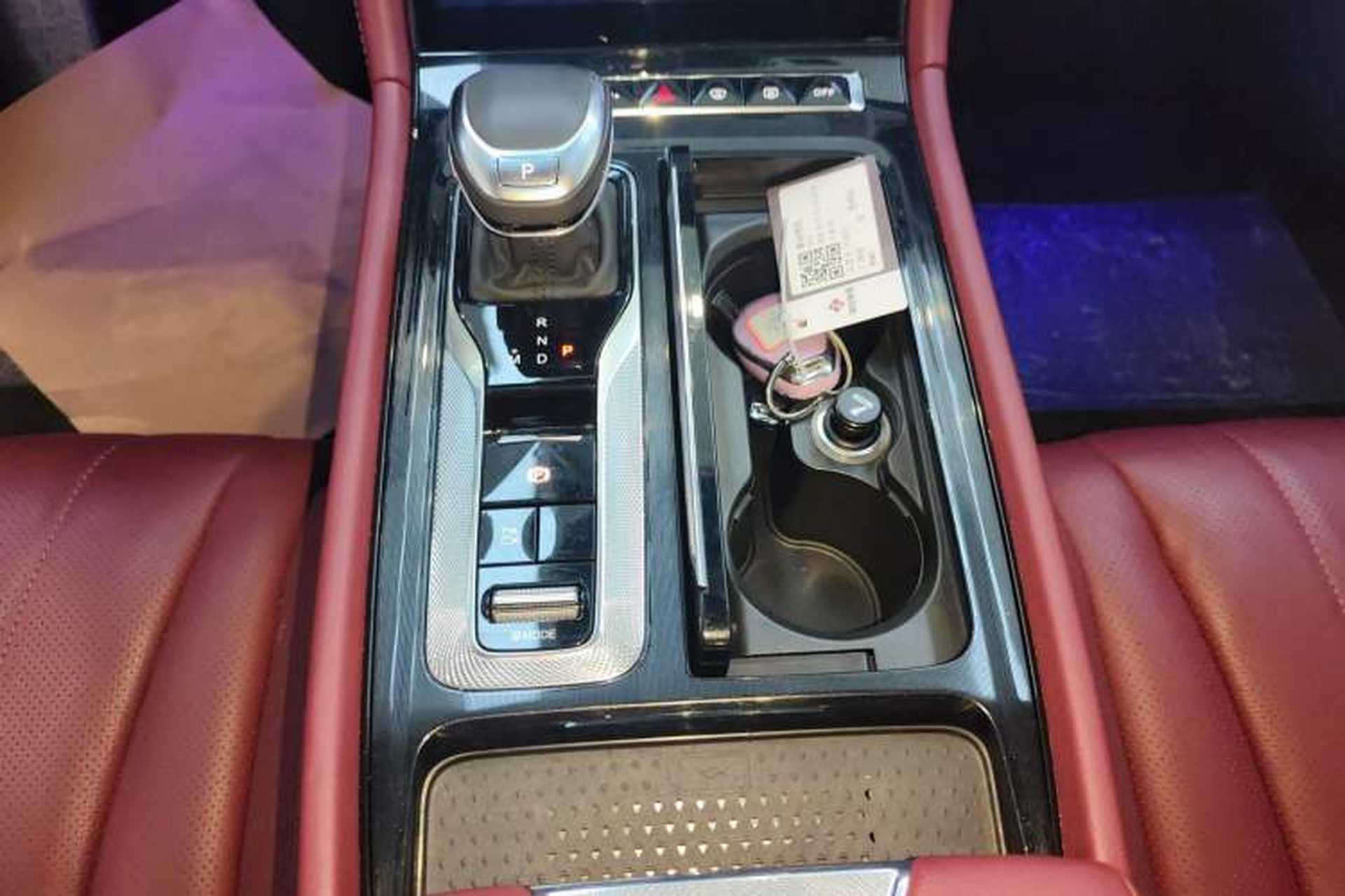 Used Hongqi H5 2024 2.0T Automatic Smart Connect Flagship Edition Gear Lever