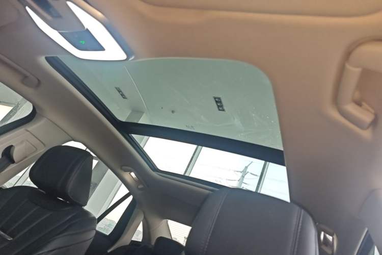 Used Hongqi H5 2024 2.0T Automatic Smart Connect Flagship Edition Headliner