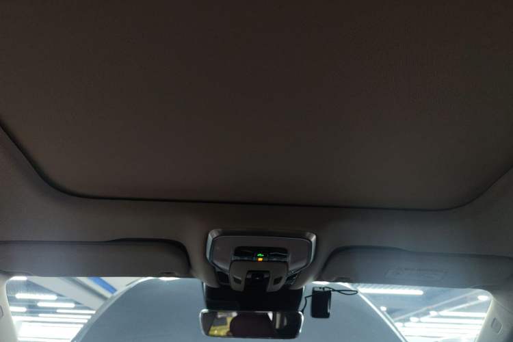 Used Hongqi H5 2024 2.0T Automatic Smart Connect Flagship Edition Headliner